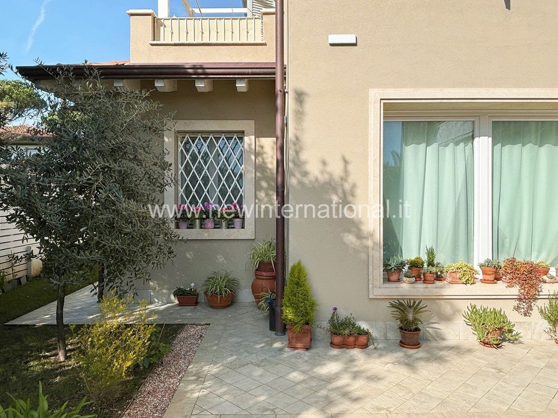 Villa in Cinquale, Montignoso, Tuscany 3 - 14131807