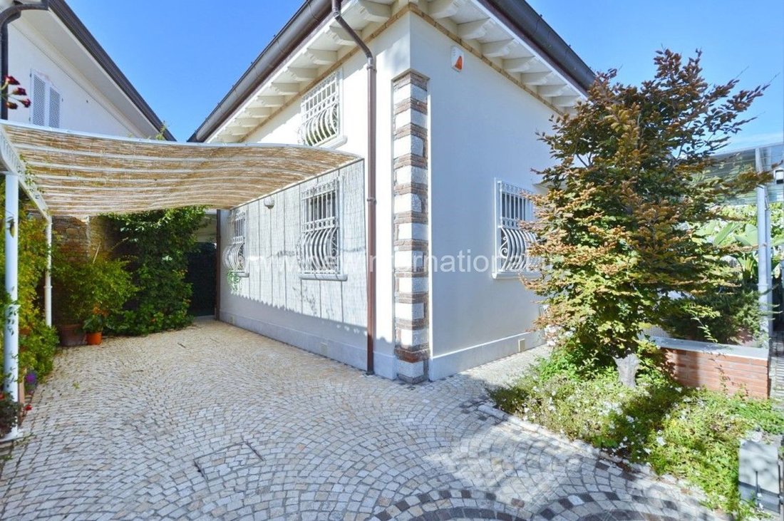 Villa in Center, Forte dei Marmi, Tuscany 2 - 13384258