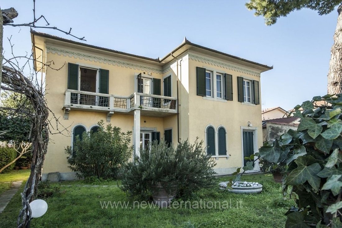 House in Lido di Camaiore, Camaiore, Tuscany 1 - 12399146