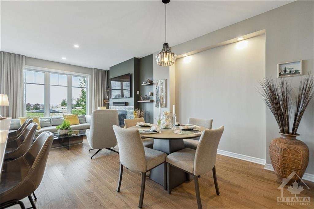 Residencial En Orleans En Ottawa, Ontario, Canadá En Venta (14418938)