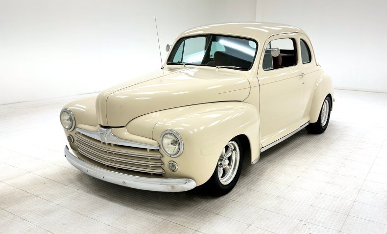 Coupe in Morgantown, United States 1 - 14418201