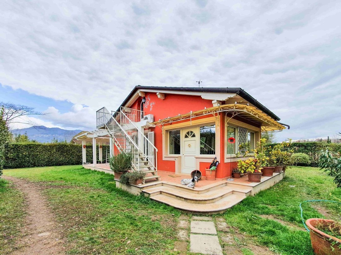 House in Fiumetto, Pietrasanta, Italy 1 - 12268405