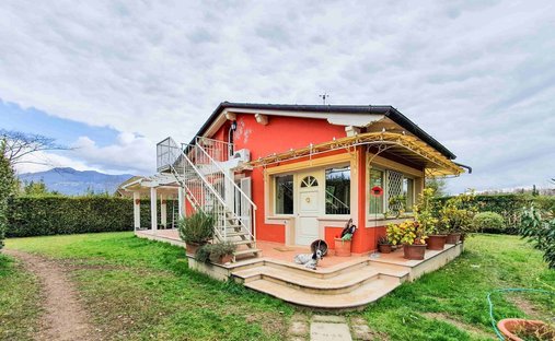 House in Fiumetto, Pietrasanta, Italy 1