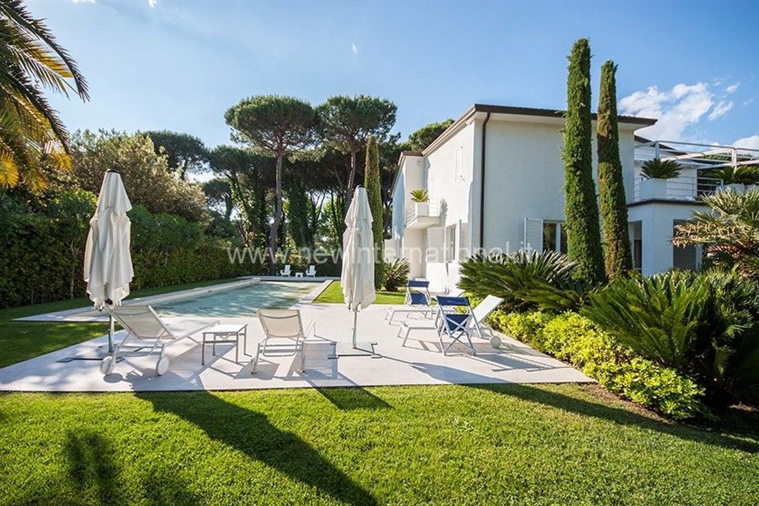 House in Roma Imperiale, Forte dei Marmi, Tuscany 4 - 12399157