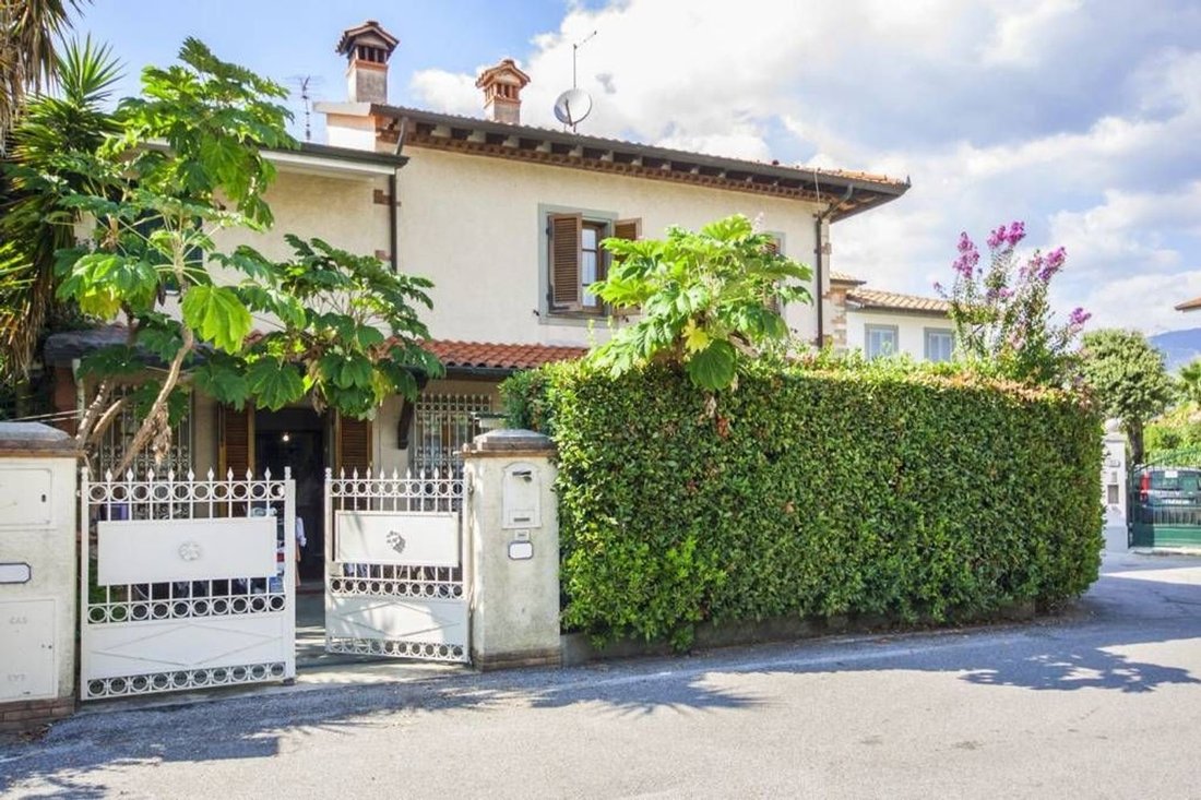 House in Center, Forte dei Marmi, Tuscany 3 - 14156240