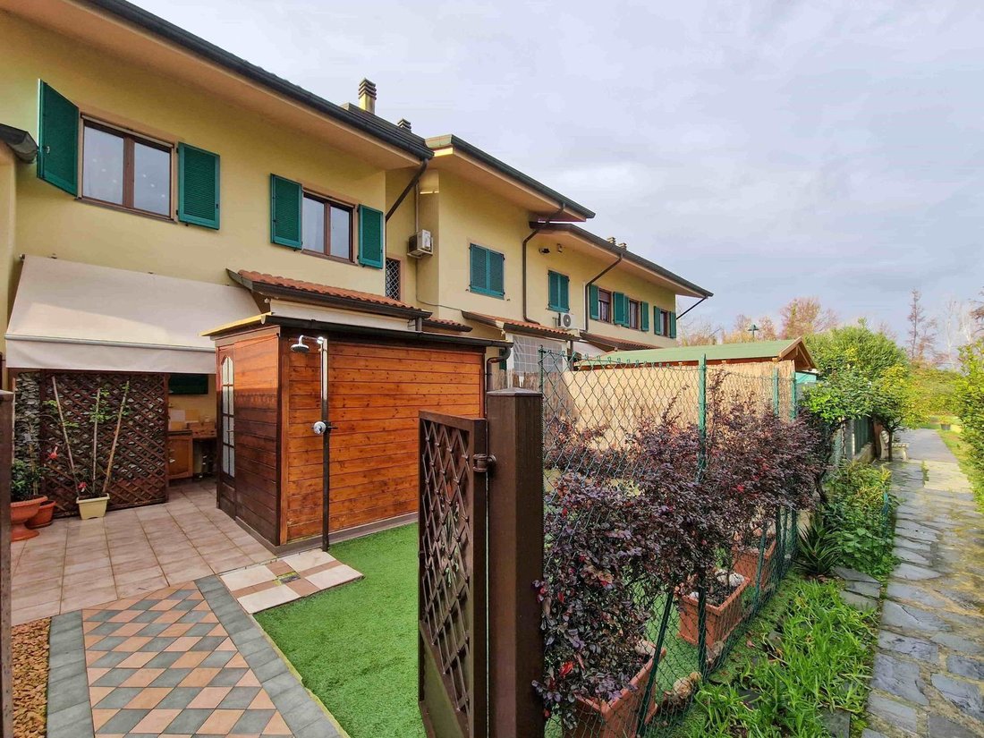 Townhouse in Vittoria Apuana, Forte dei Marmi, Tuscany 3 - 12621796