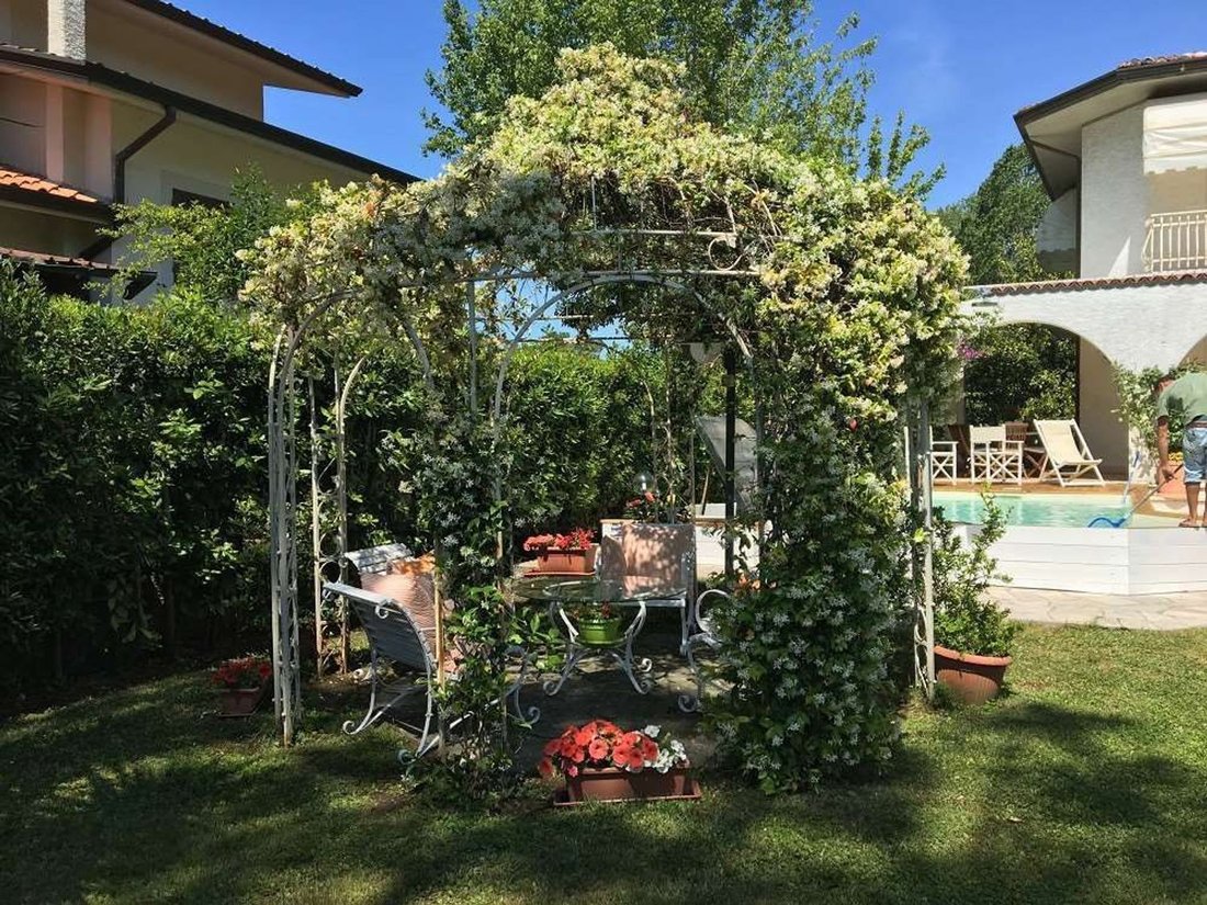 House in Center, Forte dei Marmi, Tuscany 3 - 12268203