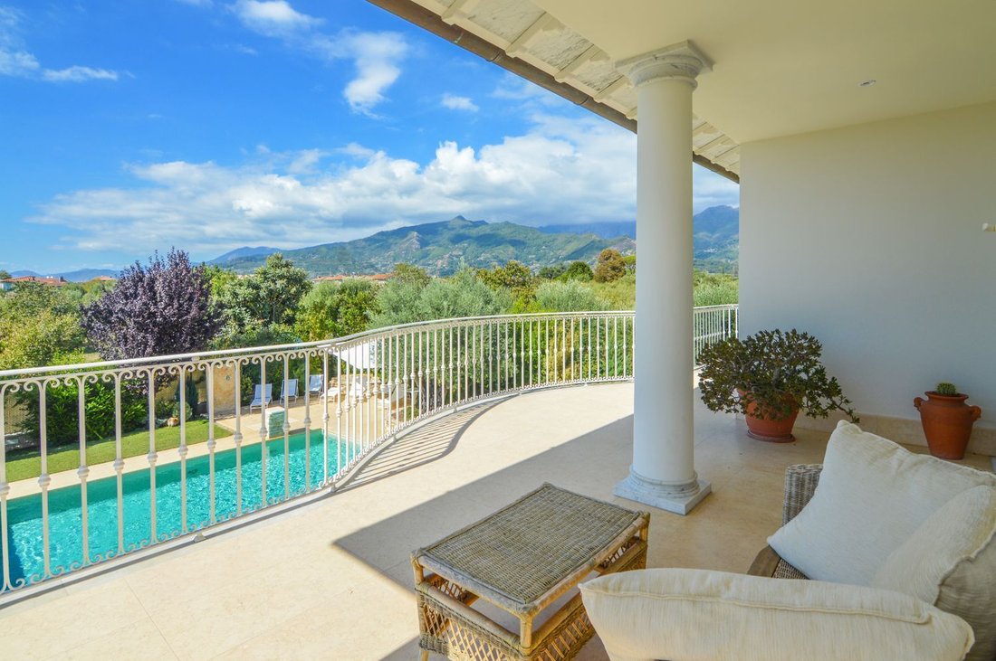 House in Pietrasanta, Tuscany, Italy 5 - 12268328