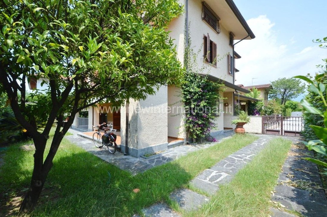 House in Center, Forte dei Marmi, Tuscany 1 - 14383008