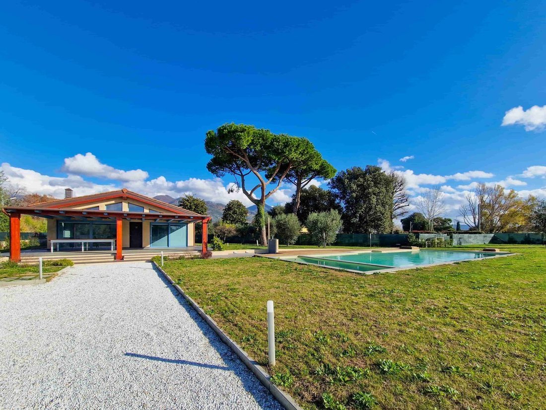 House in Caranna-Vaiana, Forte dei Marmi, Tuscany 4 - 12398503