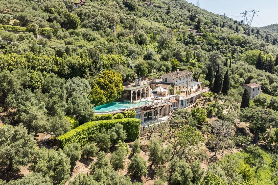 luxury-villa-whit-amazing-sea-wiew-pool-in-pietrasanta-tuscany-italy