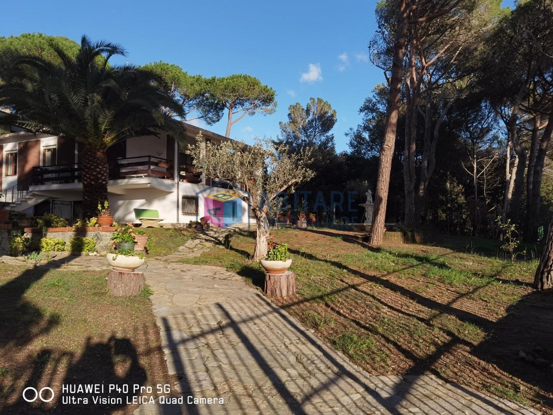 Villa in Livorno, Tuscany, Italy 3 - 12567112