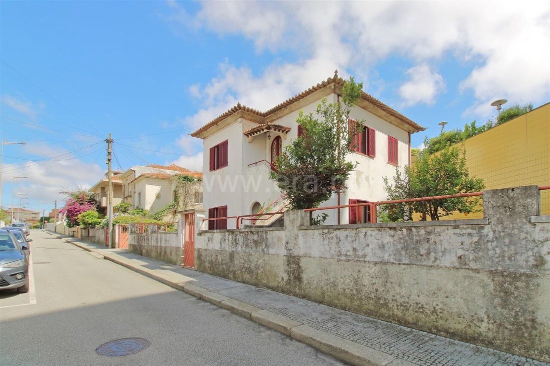 House in Mafamude e Vilar do Paraiso, Porto District, Portugal 1 - 12974718