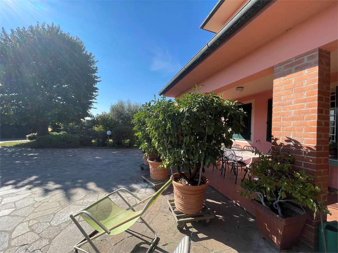 Villa in Camigliano, Capannori, Tuscany 2 - 14422592