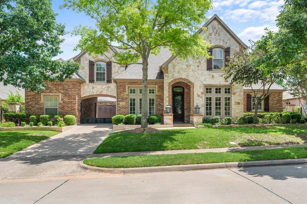 5 Bedrooms Single Family Detached In Colleyville, Texas, United States ...