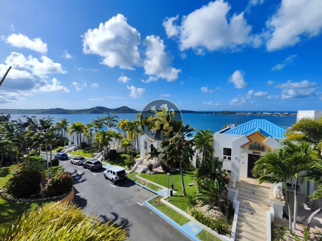 Luxurious Condo With Stunning Water Views Sint In Simpson Bay, Sint