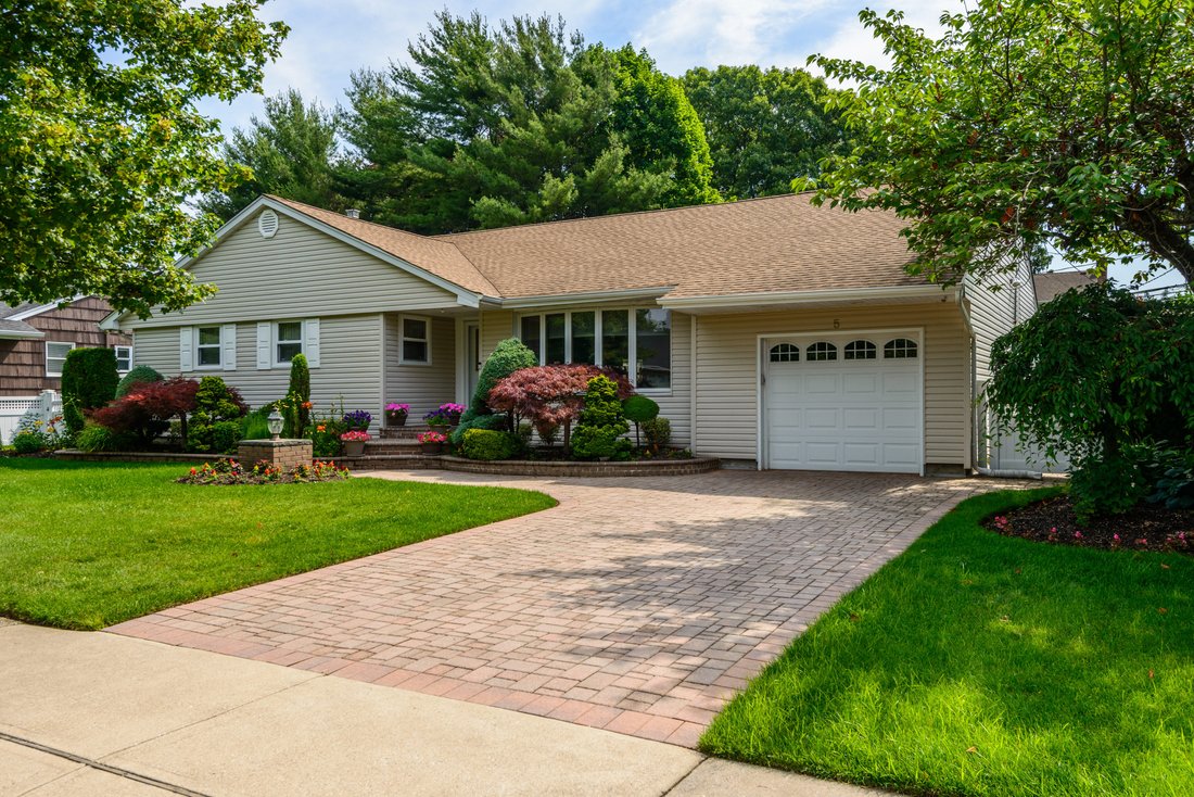 5 Ann Drive, Syosset, New York, In Syosset, New York, Vereinigte ...