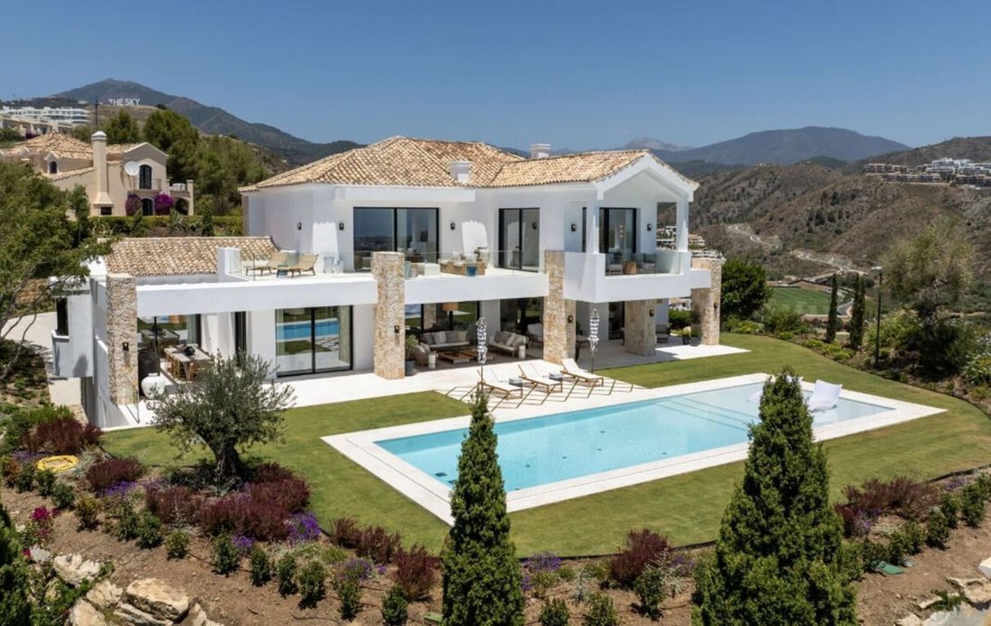 Villa in Benahavis, Andalusia, Spain 1 - 14421977