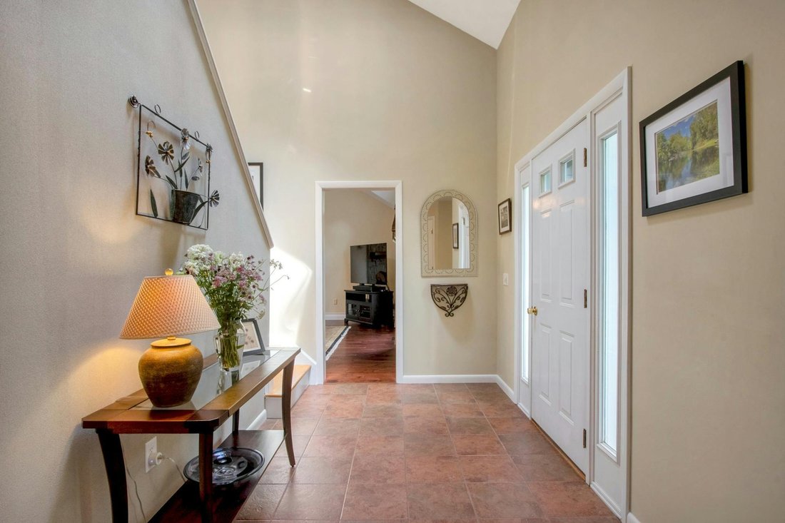 Colonial In Park Like Setting En Patterson, Nueva York, Estados Unidos