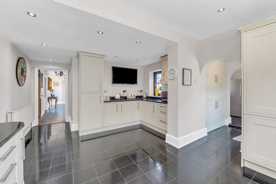 6 Bedroom Detached House For Sale In In Thetford, England, United