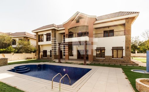 Villa in Jumeirah Islands, Dubai, United Arab Emirates 1