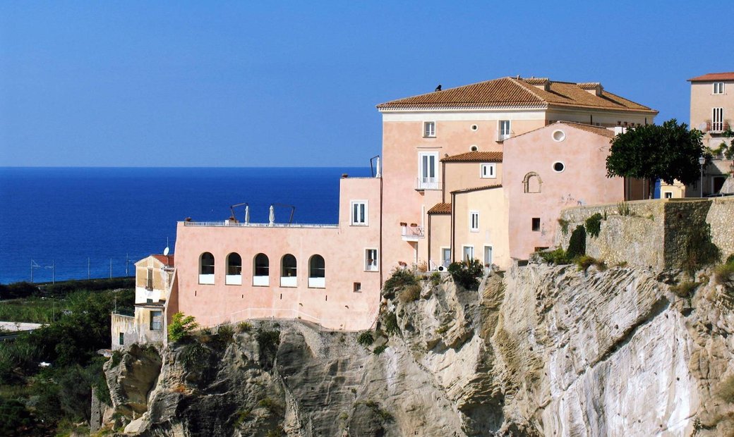 Historic Palace Overlooking The Tyrrhenian Sea In In Amantea, Calabria
