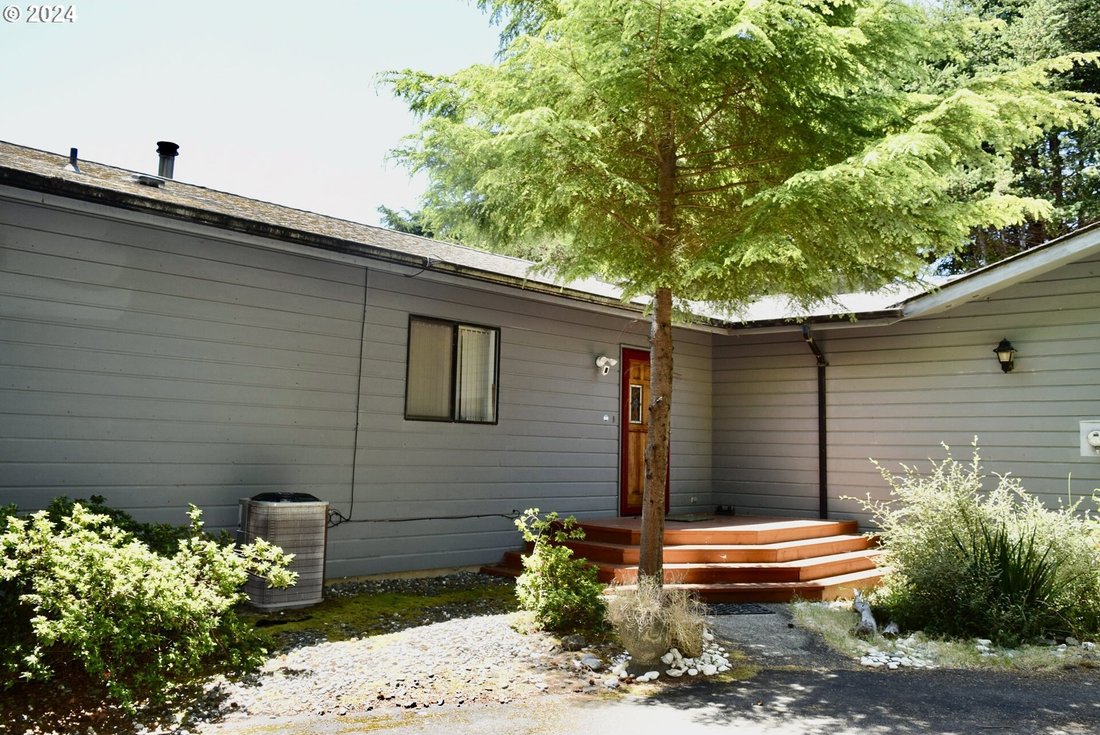 House in Gold Beach, Oregon, United States 2 - 14423859
