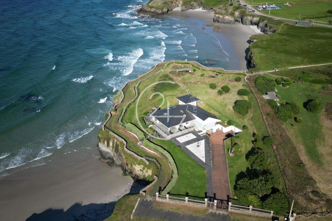 House in A Devesa, Ribadeo, Spain 2 - 14423889