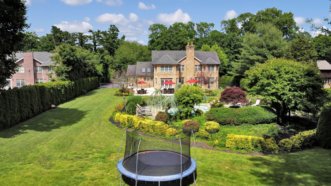 167 High Farms Road,Glen Head, Ny, In Old Brookville, New York, United