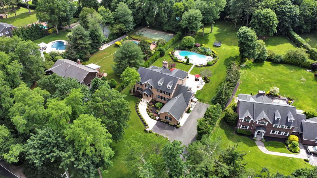 167 High Farms Road,Glen Head, Ny, In Old Brookville, New York, United