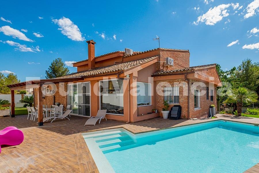 Villa in Riba-roja de Turia, Valencian Community, Spain 1 - 14424934