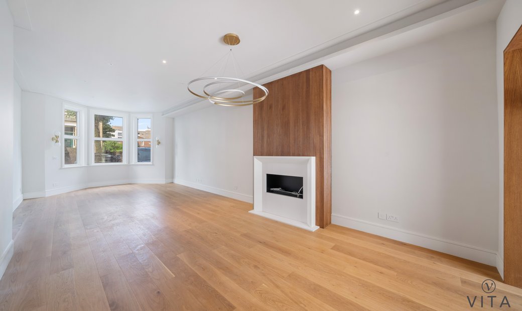 Fordwych Road, West Hampstead, London Nw2 In London, England, United