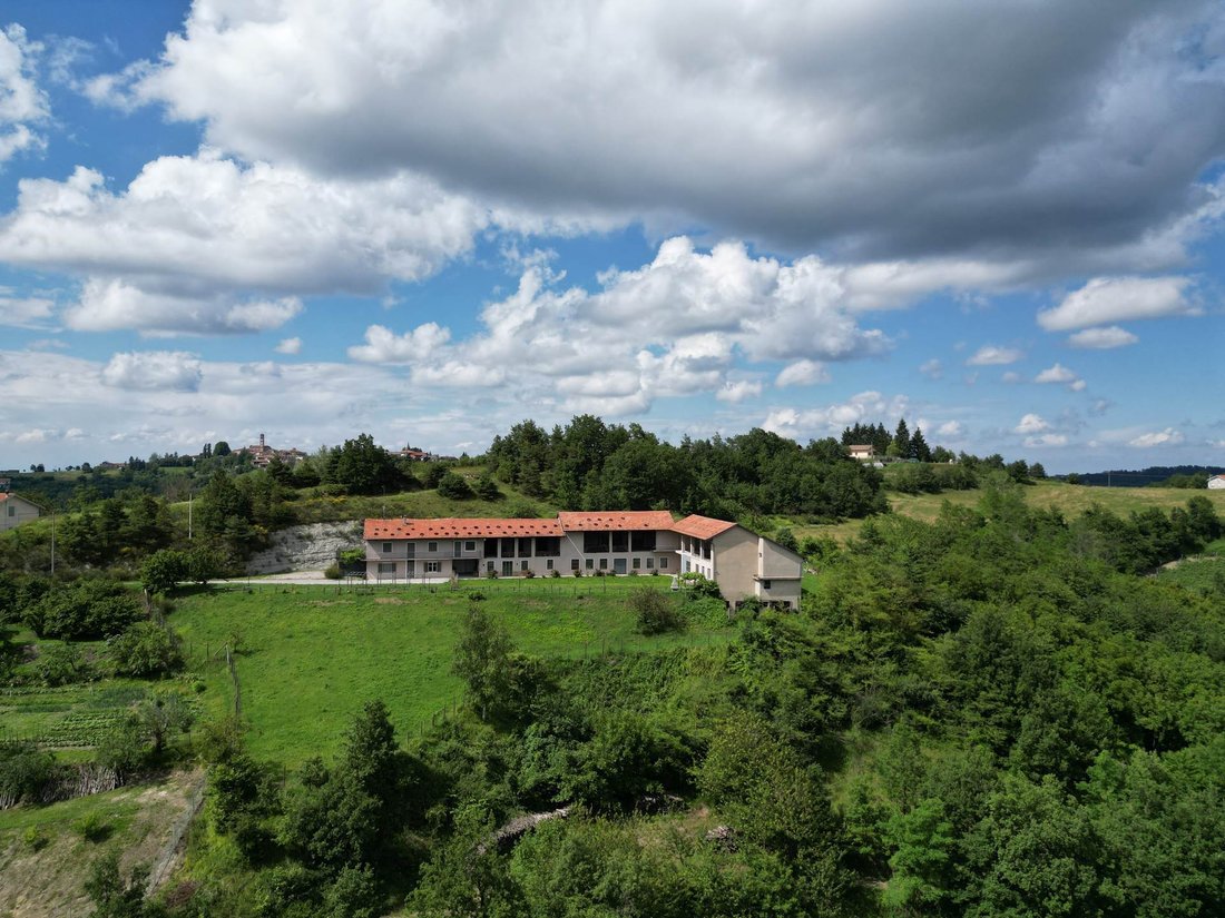 Country House in Serravalle Langhe, Piedmont, Italy 4 - 14429582