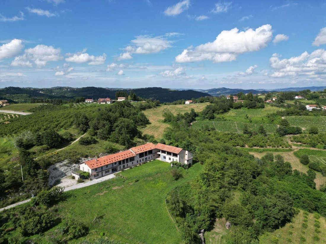Country House in Serravalle Langhe, Piedmont, Italy 1 - 14429582