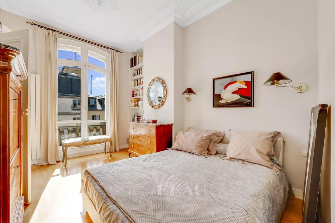 Versailles Notre Dame A 3 Bed Apartment Enjoying An In Versailles