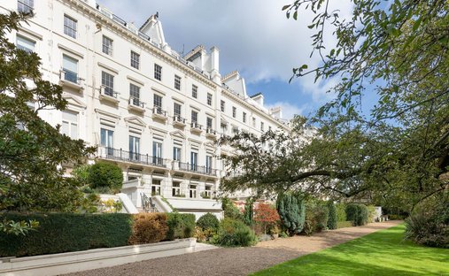 Apartment in Hyde Park, Westminster, England 1