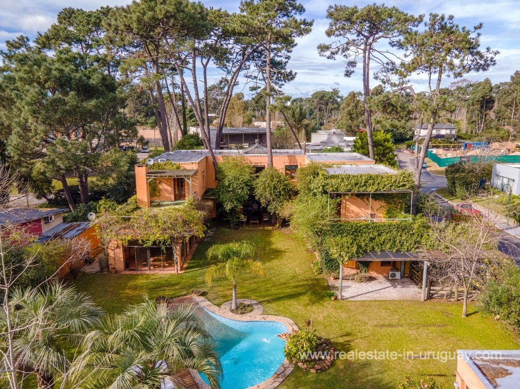 Villa in Punta del Este, Maldonado Department, Uruguay 2 - 14436129