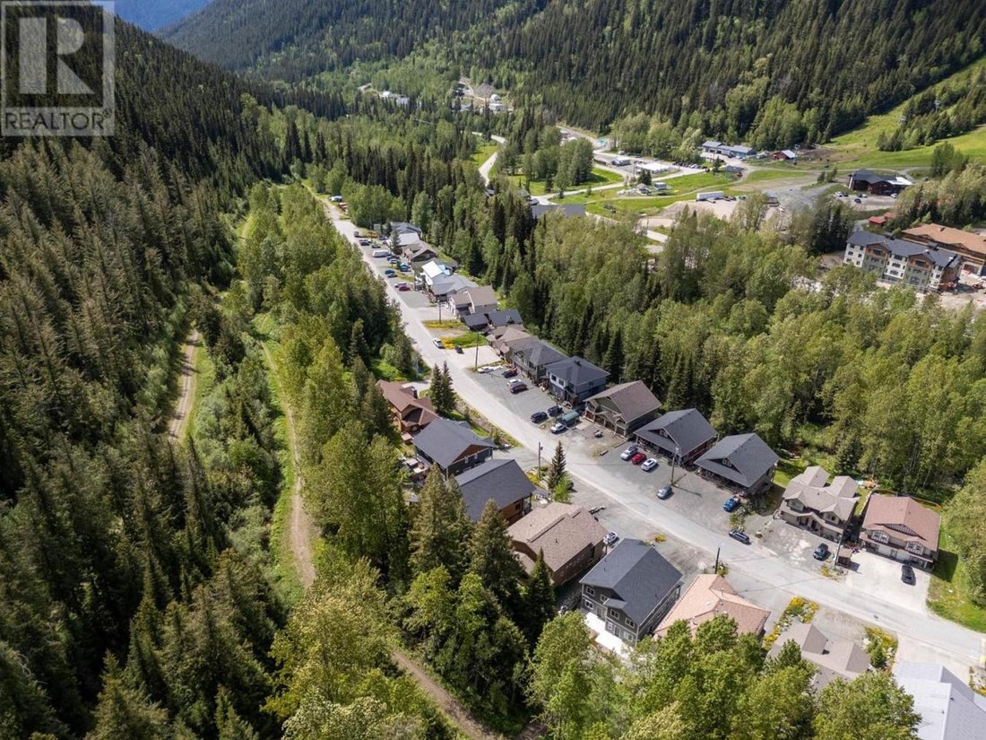 House in Sun Peaks, British Columbia, Canada 2 - 14431930