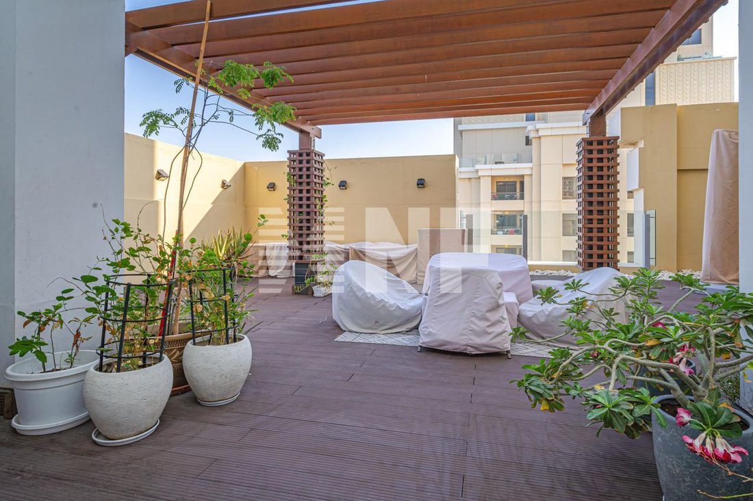 Villa in Jumeirah Beach Residence, Dubai, United Arab Emirates 1 - 14432912