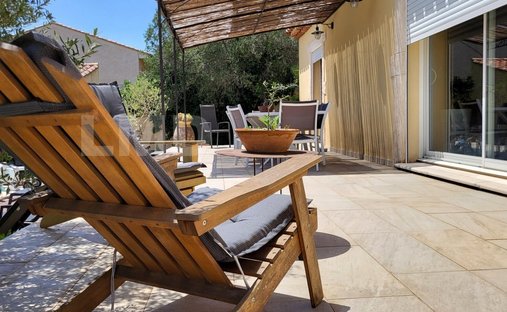 Farm Ranch in Croix-Sainte Saint Jean la Gafette, Martigues, France 1