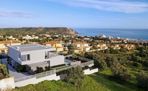 Villa in Praia da Luz, Algarve, Portugal 1