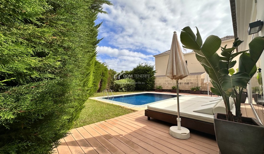 Villa in Costa Adeje, Adeje, Canary Islands 1 - 14431889