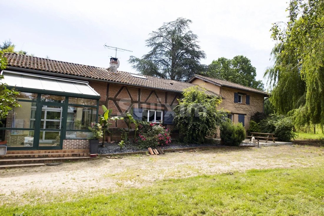 House in Saint-Andre-d'Huiriat, Auvergne-Rhône-Alpes, France 1 - 14434810