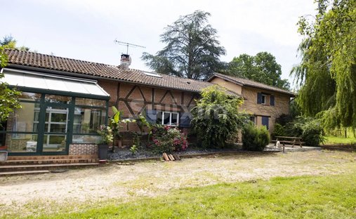House in Saint-Andre-d'Huiriat, Auvergne-Rhône-Alpes, France 1