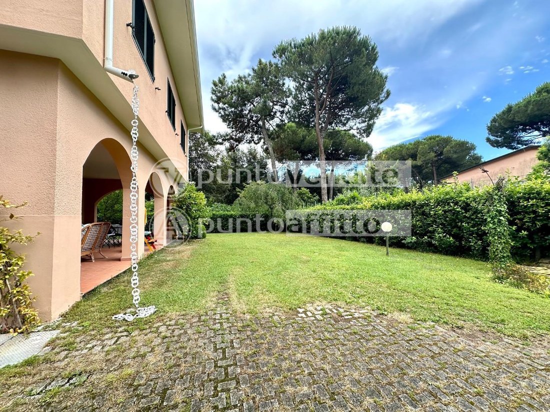 Villa in Ronchi, Massa, Italy 4 - 14432018