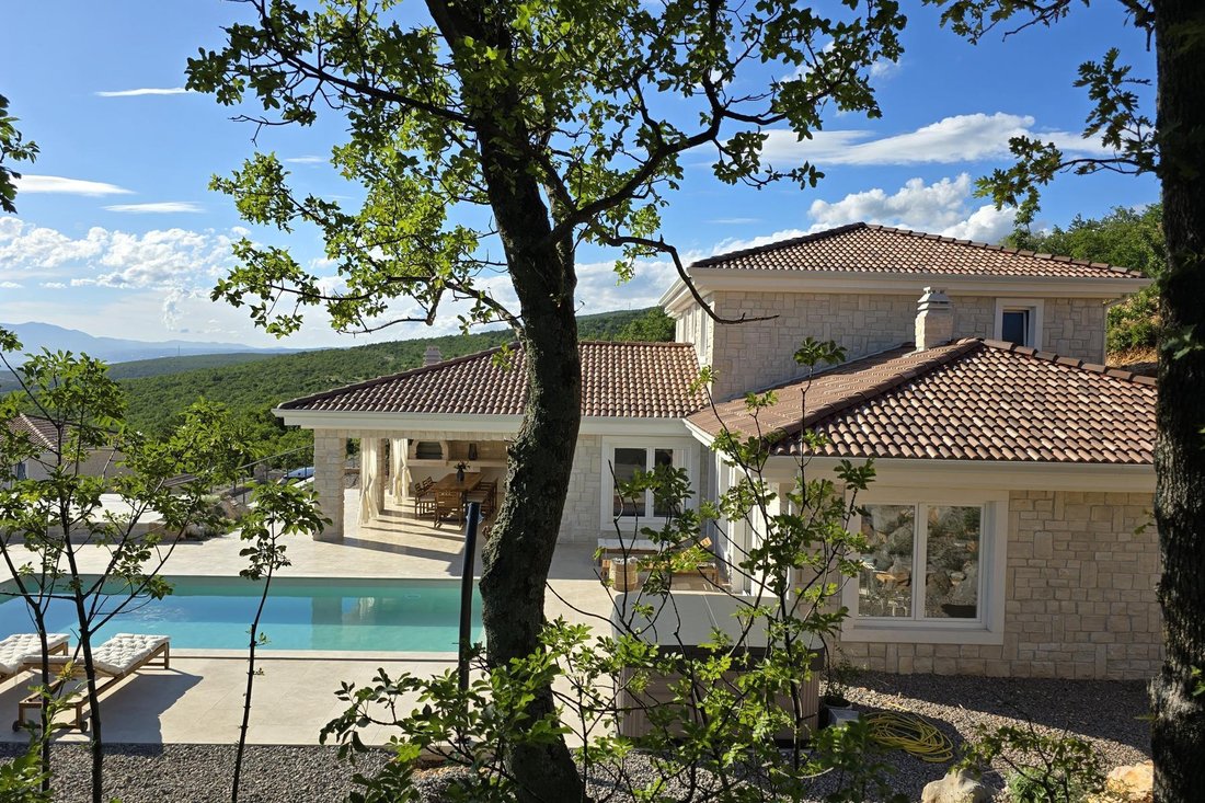 Villa in Grad Crikvenica, Primorje-Gorski Kotar County, Croatia 2 - 14440694
