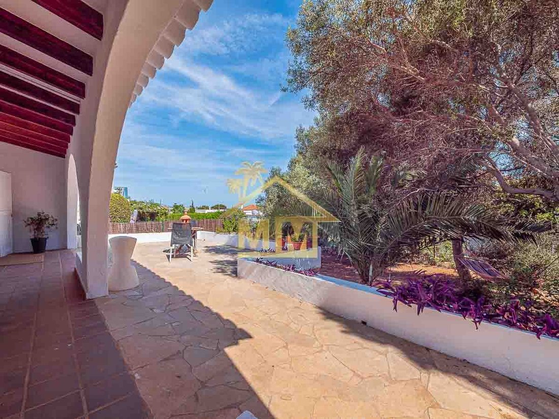 Villa in Punta Prima, Sant Lluis, Balearic Islands 3 - 14438117