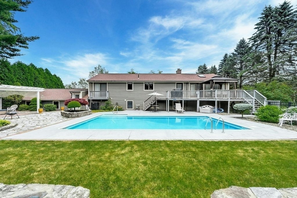 House in Millbury, Massachusetts, United States 2 - 14440868
