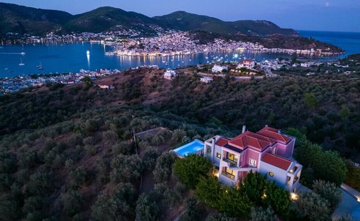 Villa in Galatas Community, Troizinia, Greece 1