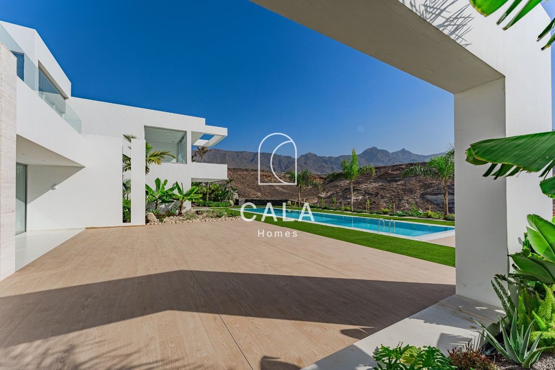 House in La Caleta, Adeje, Canary Islands 2 - 14437172